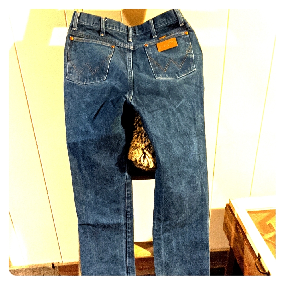 2 pairs of 33x32 Wrangler jeans